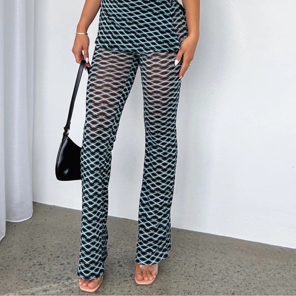 White Fox Boutique Black and White Strapless Matching Set - Picture 5 of 5